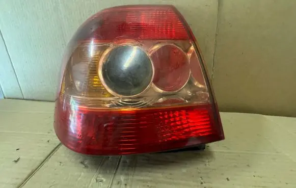 Toyota Corolla E120 E130 Rear/tail lights 8155002300 V259BR