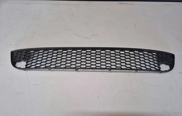 Skoda Octavia Mk2 (1Z) Front bumper lower grill 1Z0853677B