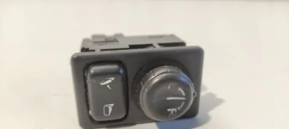 Nissan X-Trail T30 Wing mirror switch