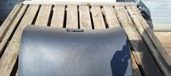 Toyota Avensis T250 Glove box 5555005070