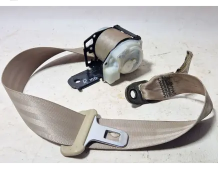 Lexus GS 300 400 430 Middle seatbelt (rear) 0427021 0130104