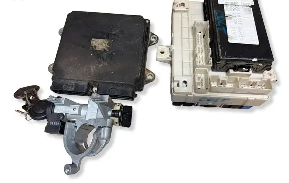 Mitsubishi Colt Engine control unit/module 1860115600 1860B156 T73477HZE