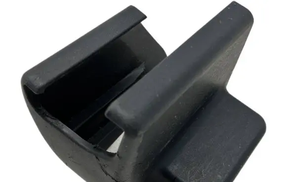 Toyota Avensis T270 Front passenger seat rail trim 7213705050 72137-05050