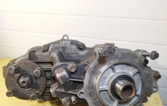 Gearbox transfer box case