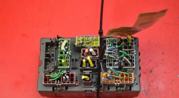 Citroen Berlingo Fuse box set 9568205480