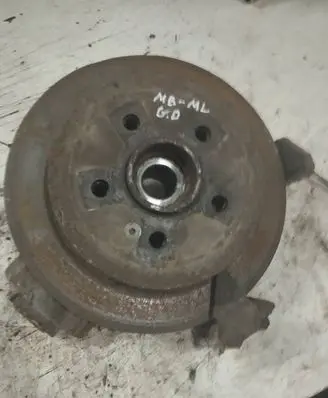 Mercedes-Benz ML W163 Rear wheel hub