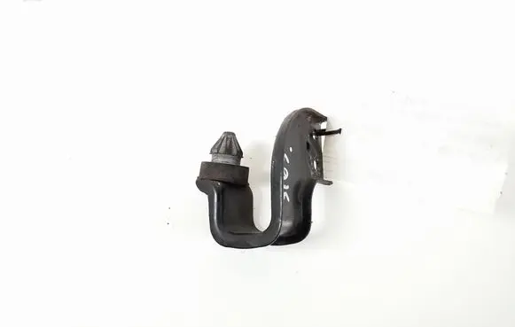 Toyota Hilux (AN10, AN20, AN30) Radiator mount bracket 88463-0K210