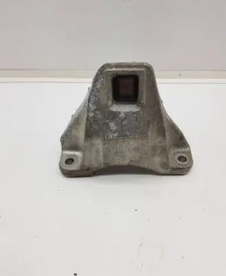 BMW 5 F10 F11 Engine mounting bracket 6793004 13807410