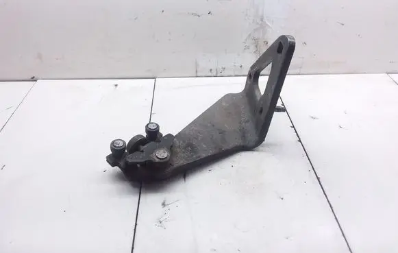 Renault Master III Sliding door lower roller guide/hinge 745978999R 93451800