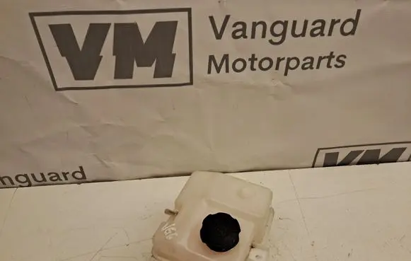 Hyundai i40 Coolant expansion tank/reservoir 254303Z100