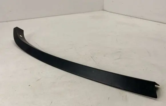 Jeep Grand Cherokee Rear arch trim 1MZ77