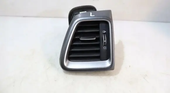 KIA Ceed Dashboard side air vent grill/cover trim