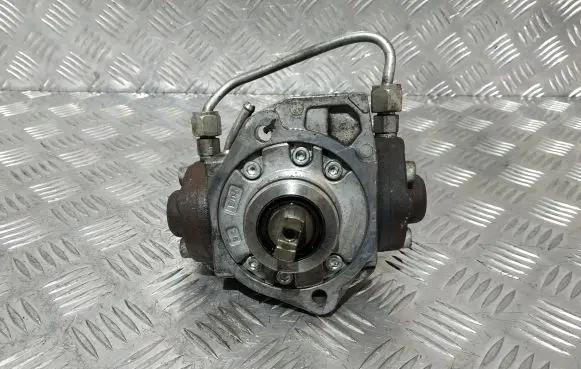 Toyota Auris 150 Fuel injection high pressure pump 221000R011 HU2940000870