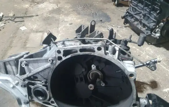 Mitsubishi Grandis Manual 6 speed gearbox