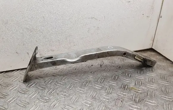 Audi A8 S8 D3 4E Fender mounting bracket