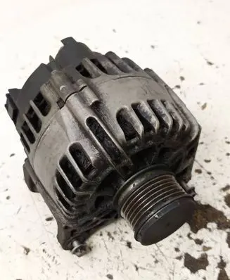 Renault Megane III Generator/alternator 231000027R 2606288A TG12C078
