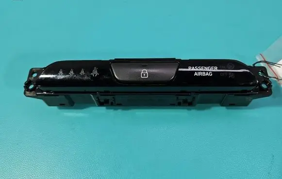 Hyundai i30 Seat control switch 3H31Y01000 IMPRK1588146