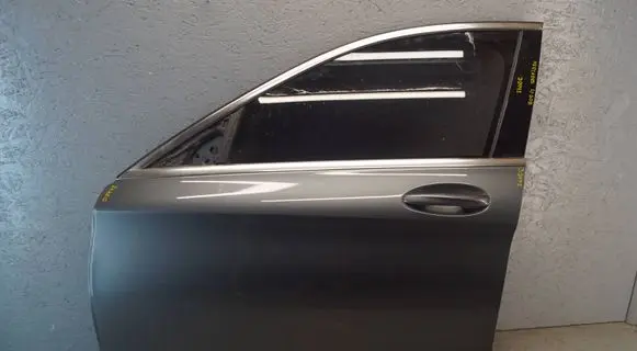 Mercedes-Benz C W205 Front door