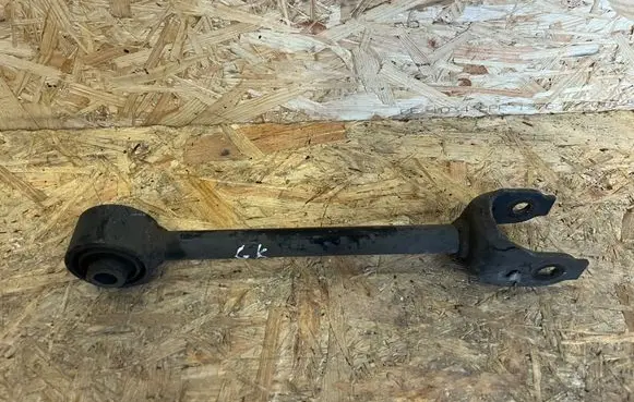 Toyota RAV 4 (XA50) Rear control arm