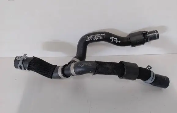 Skoda Octavia Mk4 Engine coolant pipe/hose 3Q0122058E
