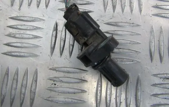 Mitsubishi Colt Crankshaft position sensor mr985041