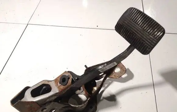 Nissan Murano Z50 Brake pedal 