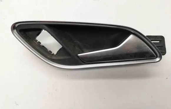 Audi Q3 8U Front door interior handle 8U2837020A