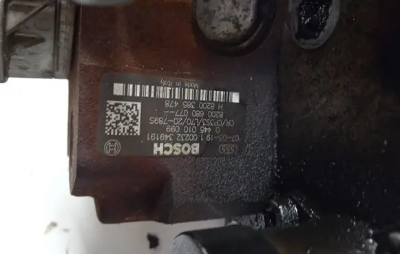 Opel Vivaro Fuel injection high pressure pump 8200385478
