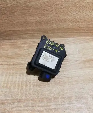 Renault Espace III Air flap motor/actuator 0132801110
