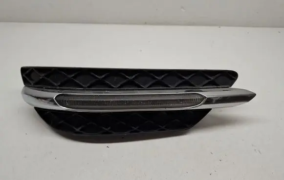 Mercedes-Benz C W204 Front fog light 606321 A2048803224 606121