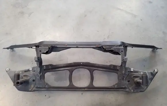 BMW 3 E46 Radiator support slam panel 8211467 8195298 8195297