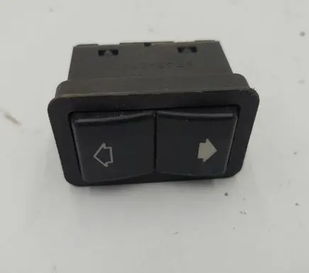 BMW 5 E39 Electric window control switch 8368974