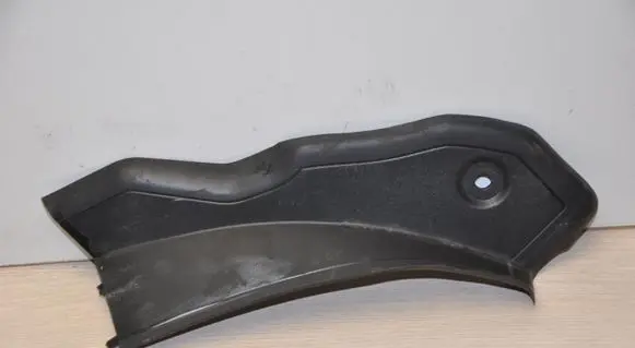 BMW 2 F44 Rear/tail light trim molding 7494417