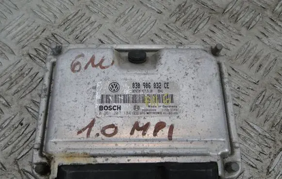Volkswagen Polo Other control units/modules 030906032CE