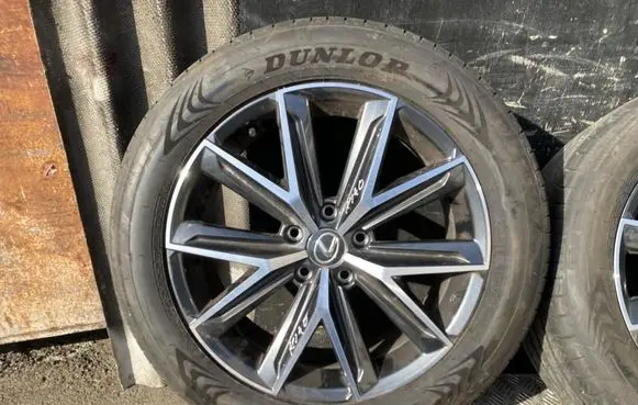 Lexus LBX R18 alloy rim 