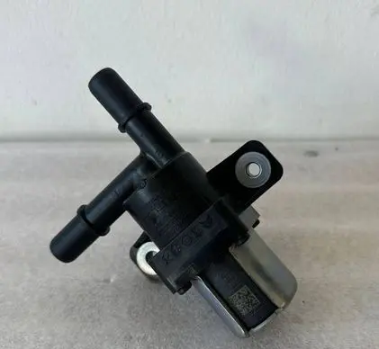 Opel Astra L Water pump 9836186280