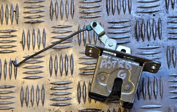 Loading door lock