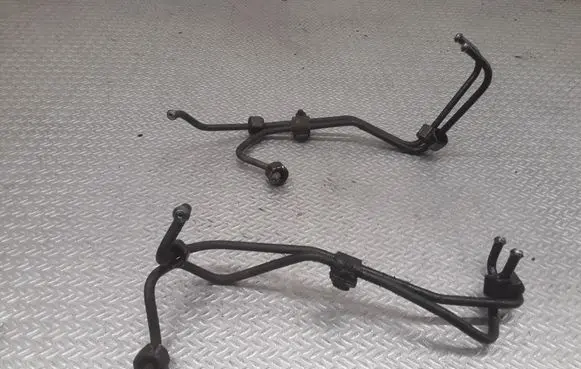 Opel Vectra C Fuel injector supply line/pipe 