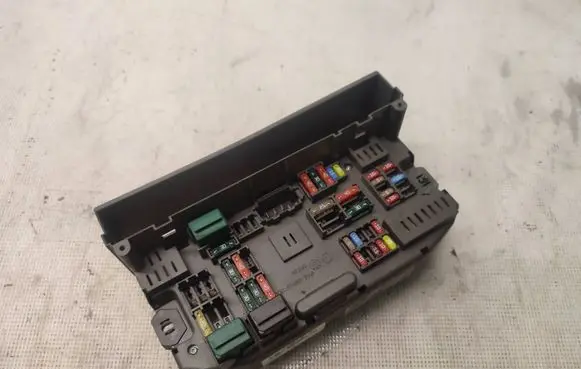 BMW X5 E70 Fuse module 6931690