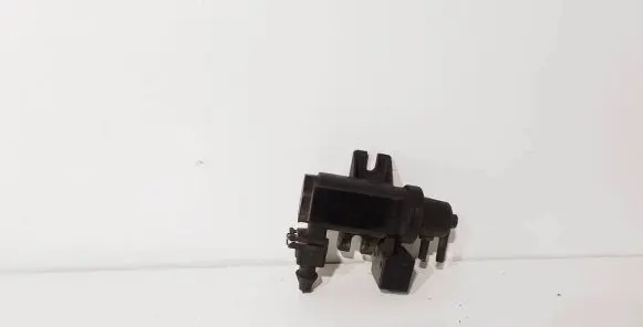 BMW 7 E65 E66 Turbo solenoid valve 00579030