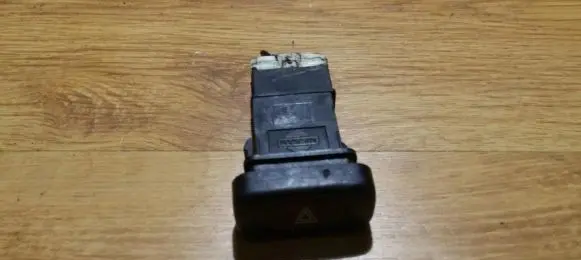 Nissan Primera Hazard light switch
