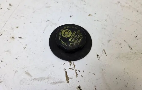 Saab 9-3 Ver2 Brake fluid reservoir filler cap with level sensor 32662748