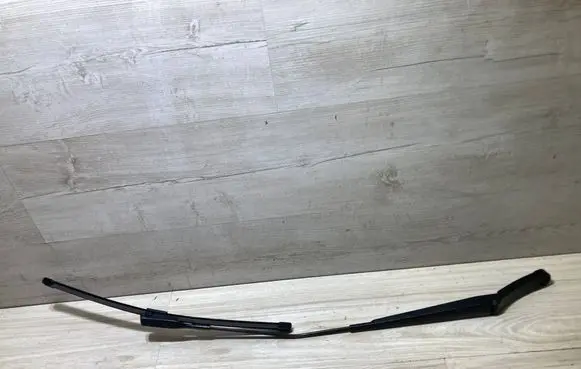Skoda Octavia Mk3 (5E) Front wiper blade arm 5E1955410