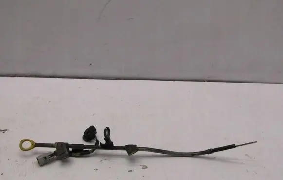Toyota RAV 4 (XA40) Oil level dip stick 1111