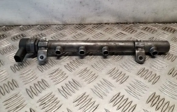 Jeep Grand Cherokee (WK) Fuel main line pipe A6420700495 A6110780449
