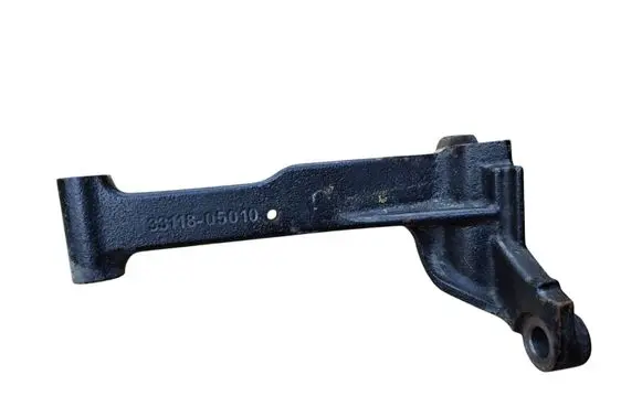 Toyota Avensis T270 Engine mounting bracket 3311805010