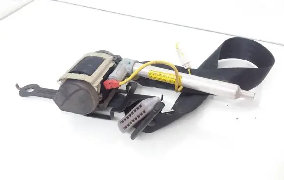 Nissan Primera Front seatbelt 868849F510