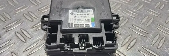 Mercedes-Benz B W245 Door control unit/module A1698209226 05072374