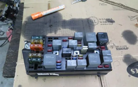 Chevrolet Corvette C5 Fuse module