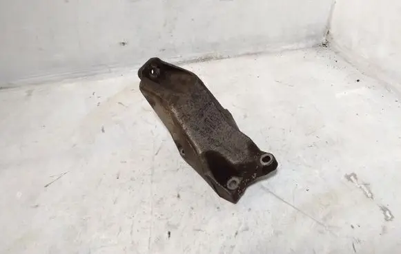Audi A4 S4 B5 8D Engine mounting bracket 8D0199307L